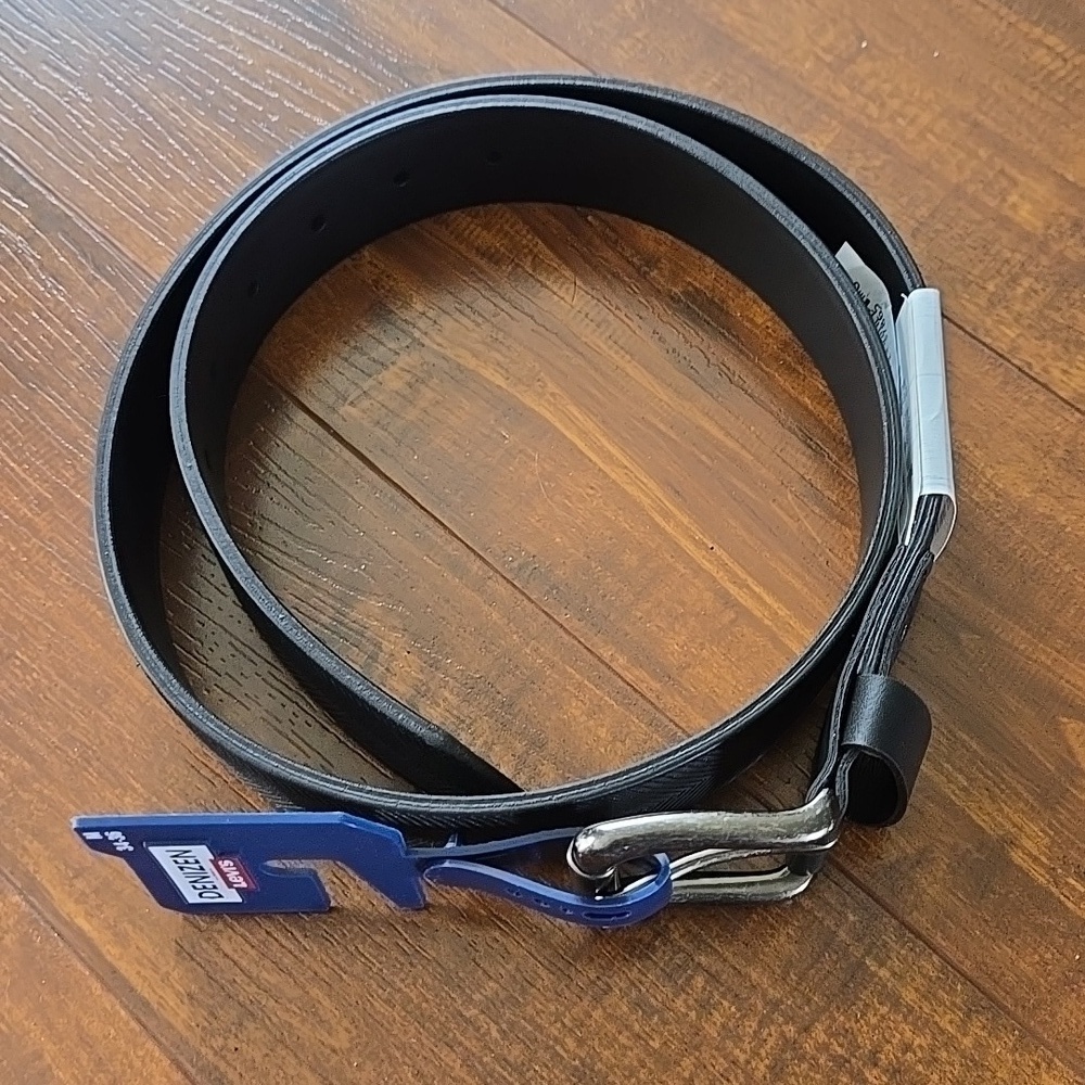 Levi's Black Men's Belt - Picture 2 of 7